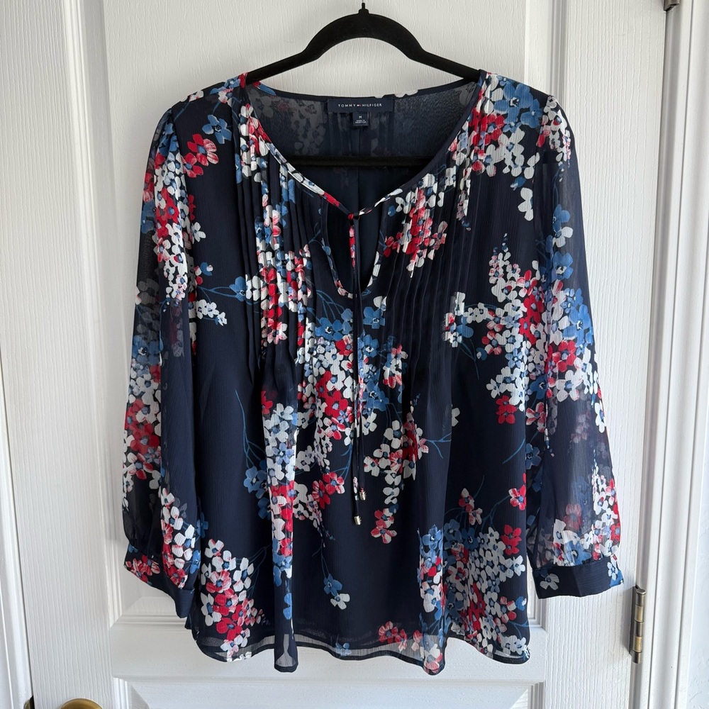 Tommy Hilfiger Top Blouse Pintuck Navy Floral Neck Tie Size M